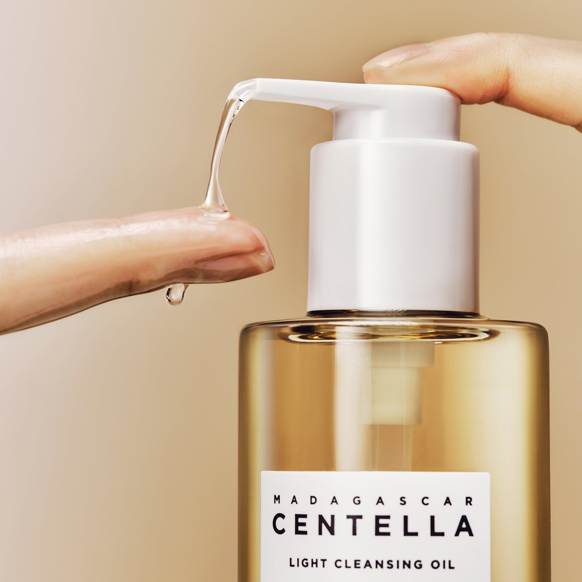 Madagascar Centella Light Cleansing Oil